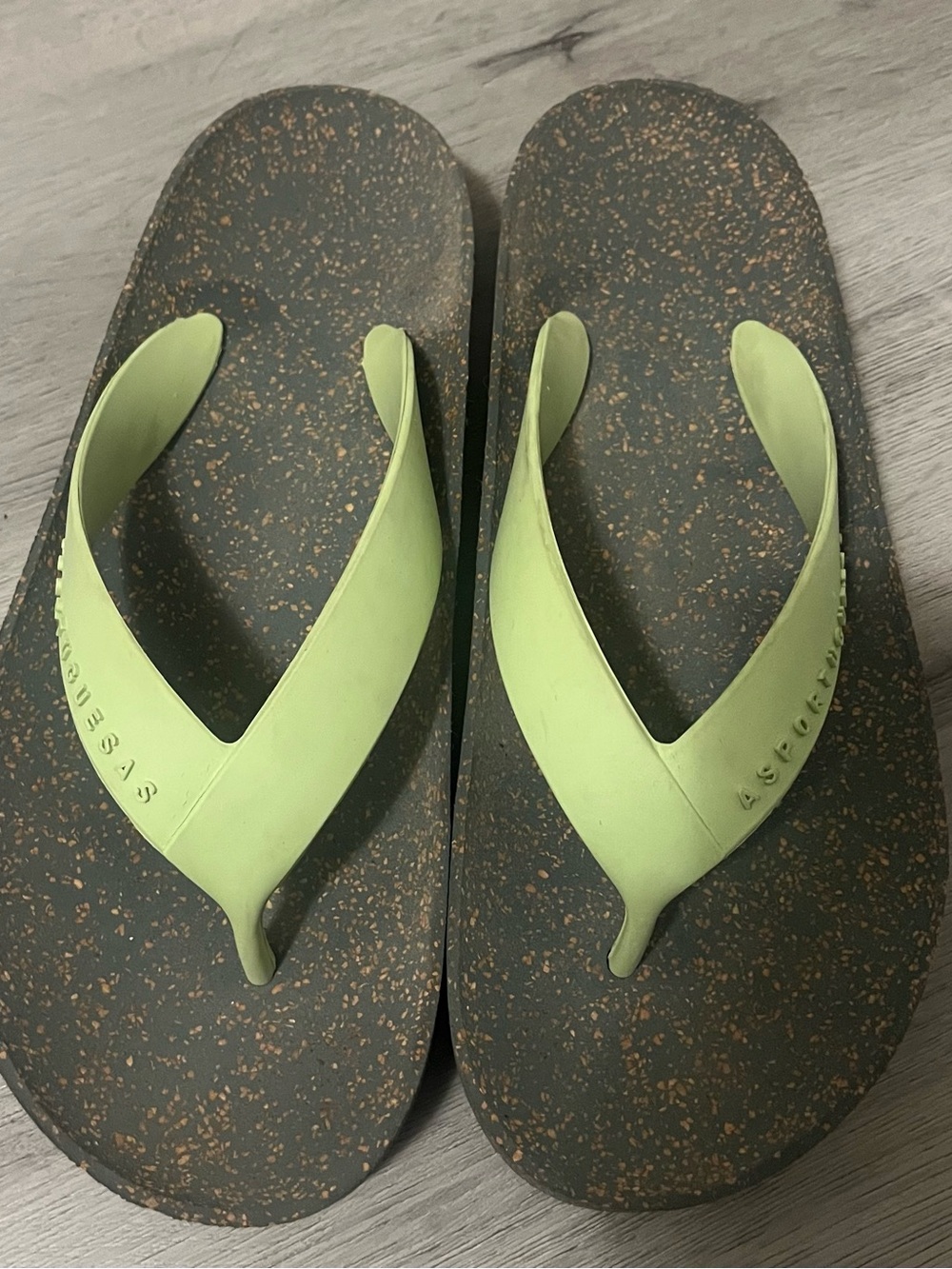 Aetrex Women’s Lime Green Flip Flop Sandals